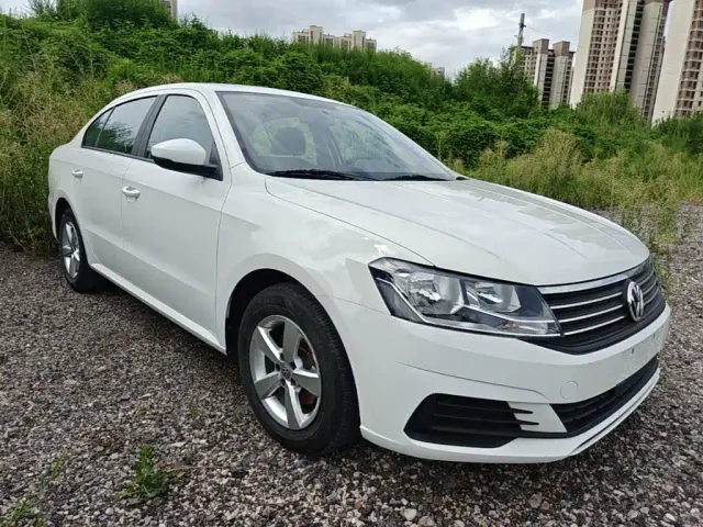 Volkswagen Lavida — Фото автомобиля 3