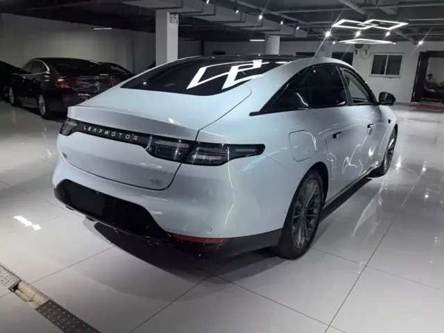 Leapmotor C01 — Фото автомобиля 4