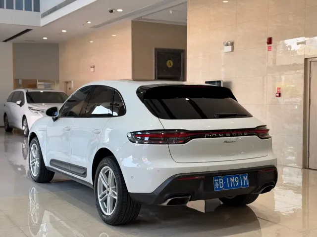 Porsche Macan — Фото автомобиля 16