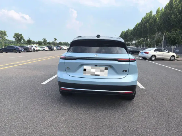 Nio ES6 — Фото автомобиля 5