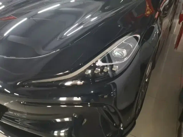 IM Motors LS6 — Фото автомобиля 23