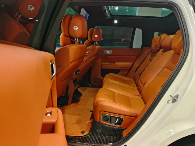 Li Auto L7 — Фото автомобиля 10