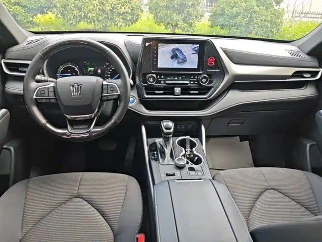 Toyota Crown Kluger — Фото автомобиля 9