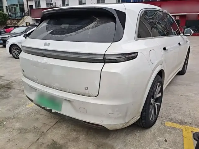 Li Auto L7 — Фото автомобиля 6