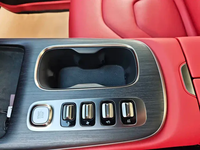 Xiaomi SU7 — Фото автомобиля 15