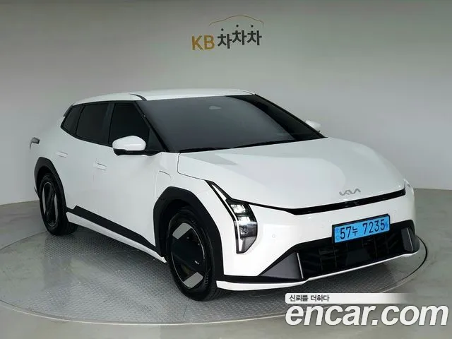 Kia EV4 — Фото автомобиля 3