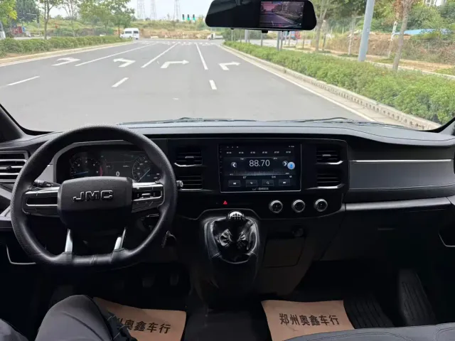 Jiangling JMC Fushun 2022 2.0T Manual Multi-purpose Passenger Vehicle Medium Wheelbase Medium-high Roof 6-7 seater — Фото автомобиля 12