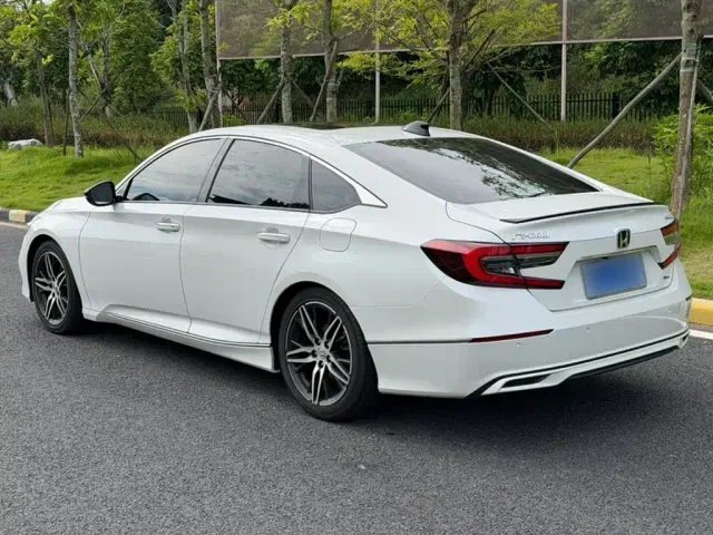 Honda Accord — Фото автомобиля 22