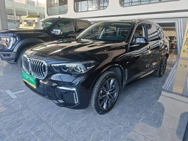 Фотография автомобиля — BMW X5