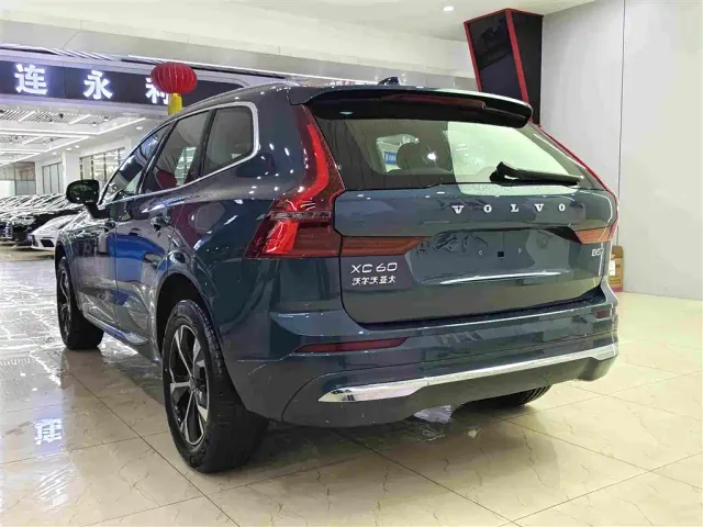 Volvo XC60 — Фото автомобиля 16
