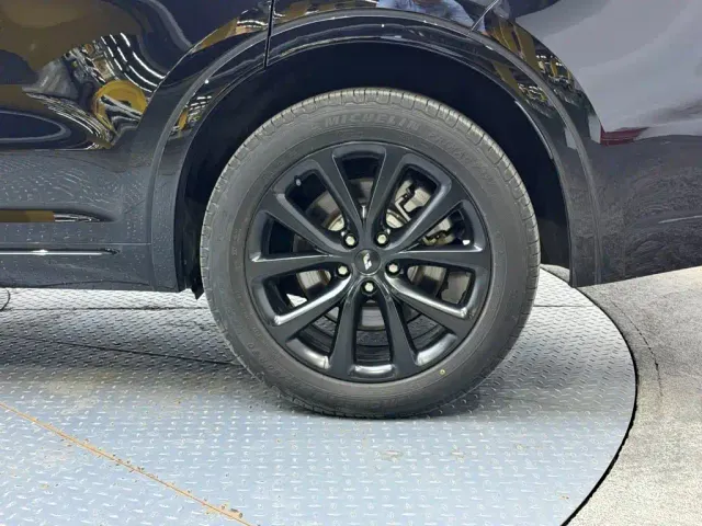 Li Auto ONE — Фото автомобиля 9