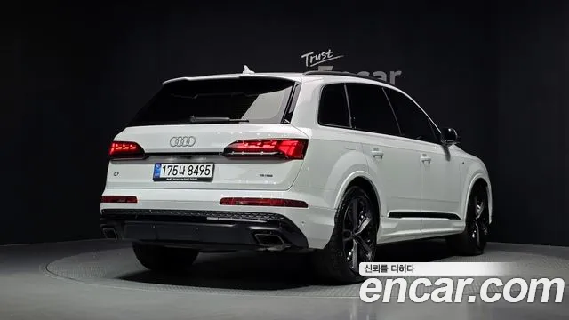 Audi Q7 — Фото автомобиля 2