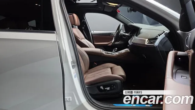 BMW X6 xDrive40i M Sport — Фото автомобиля 26