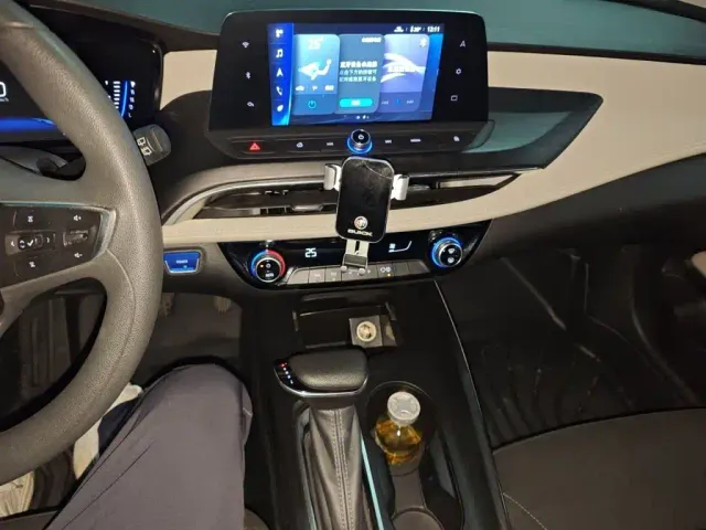 Buick Velite 6 — Фото автомобиля 5