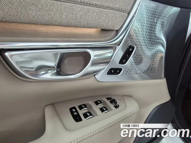 Volvo S90 — Фото автомобиля 17