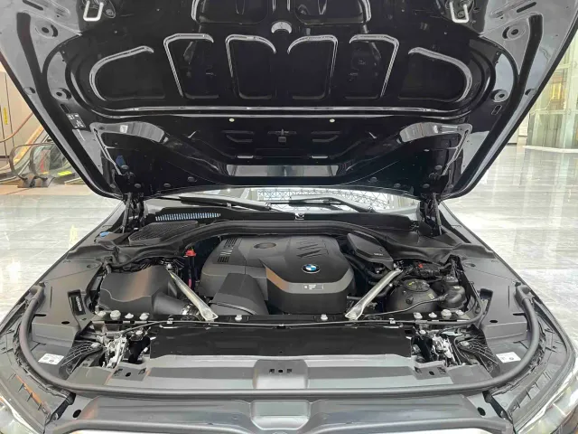 BMW 5 Series — Фото автомобиля 14