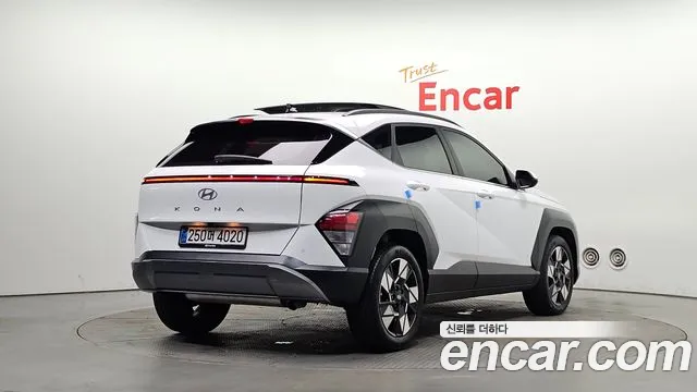 Hyundai Kona — Фото автомобиля 2