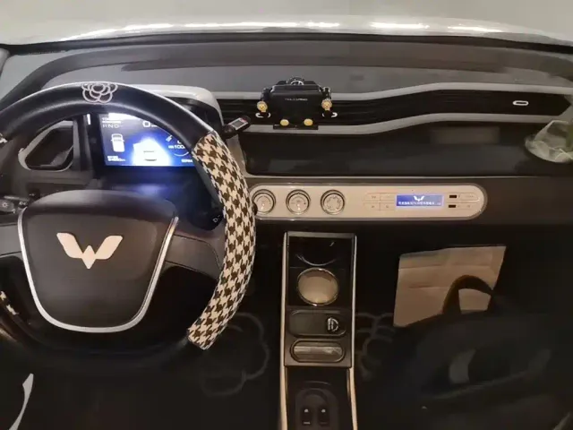 Wuling Hongguang Mini EV — Фото автомобиля 9