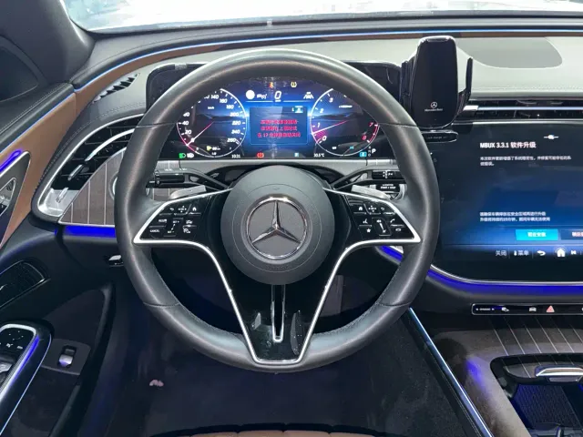 Mercedes-Benz E-Class — Фото автомобиля 15