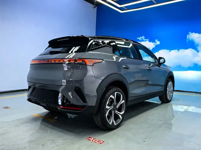 Lynk & Co 06 — Фото автомобиля 4