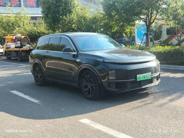Li Auto L8 — Фото автомобиля 3