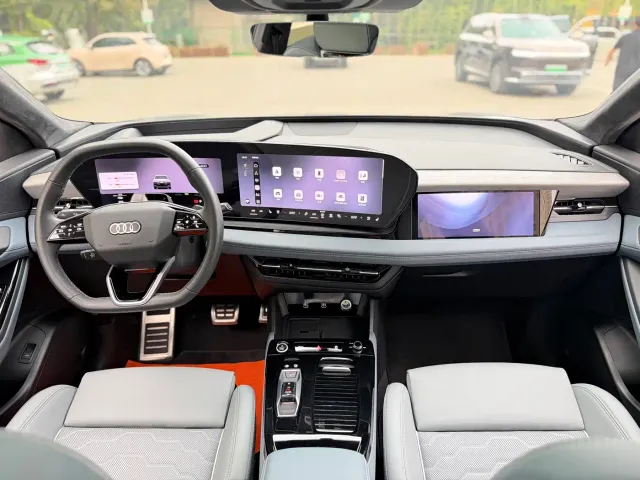 Audi Q6L e-tron — Фото автомобиля 11
