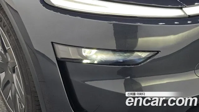 Tesla Model Y — Фото автомобиля 22
