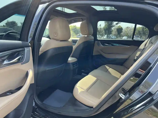 Cadillac CT5 — Фото автомобиля 11