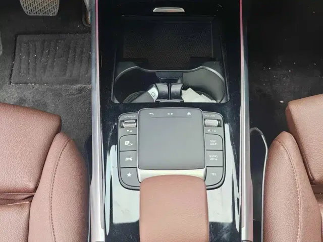 Mercedes-Benz GLB-Class — Фото автомобиля 12