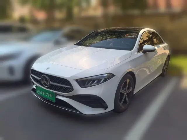 Фотография автомобиля — Mercedes-Benz A-Class
