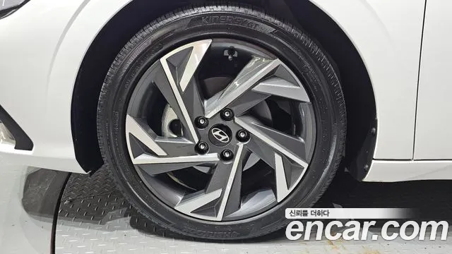 Hyundai Avante CN7 — Фото автомобиля 5