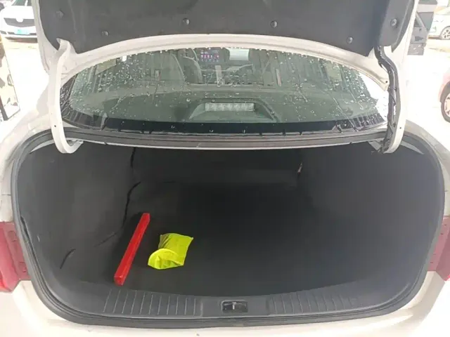 Dongfeng Fengshen E70 — Фото автомобиля 14