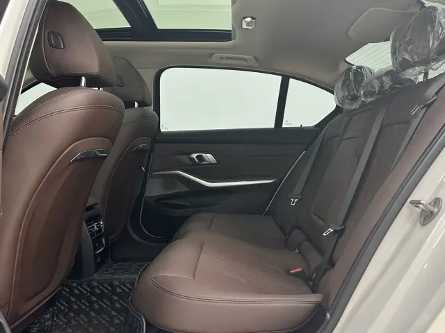 BMW 3 Series — Фото автомобиля 8