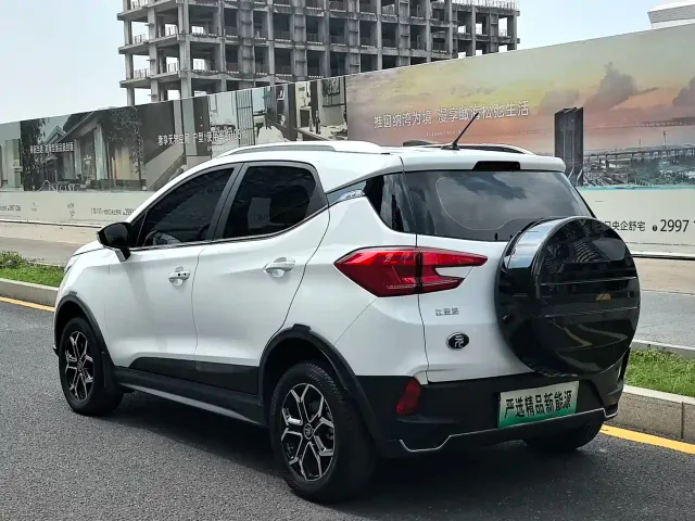BYD Yuan Pro — Фото автомобиля 27