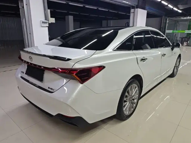 Toyota Avalon — Фото автомобиля 6