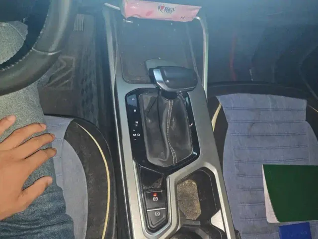 Geely Emgrand — Фото автомобиля 16