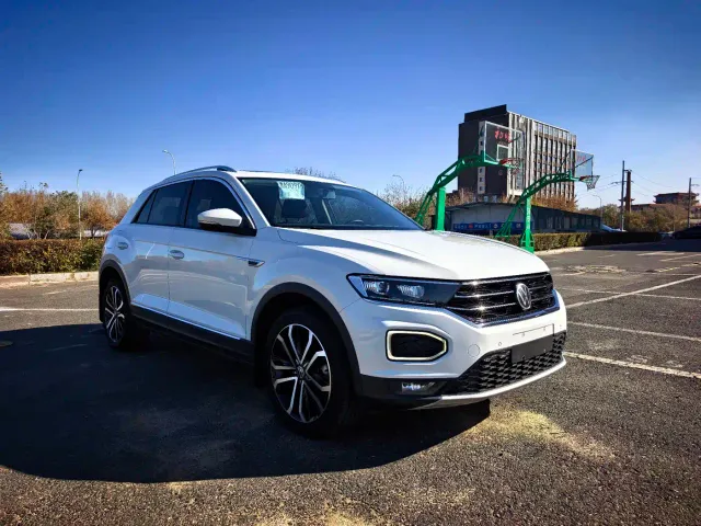Volkswagen T-Roc — Фото автомобиля 3