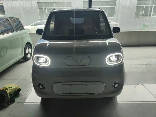 Wuling Motors Hongguang MINIEV 2024 3rd Gen 215km Advanced — Фото автомобиля 2