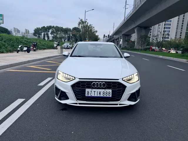 Audi A4L — Фото автомобиля 2