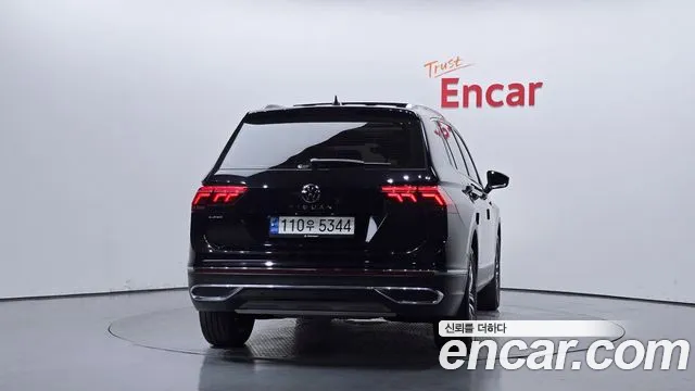 Volkswagen Tiguan — Фото автомобиля 4