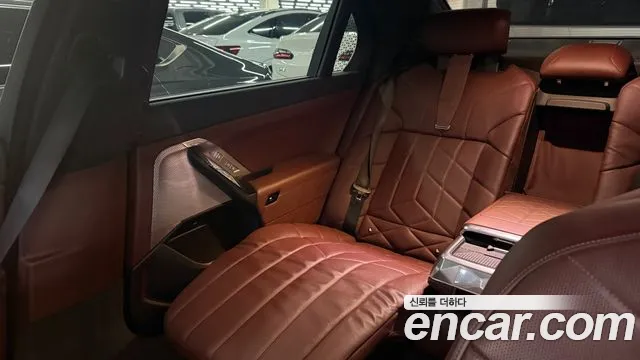 BMW 7 Series G70 — Фото автомобиля 18