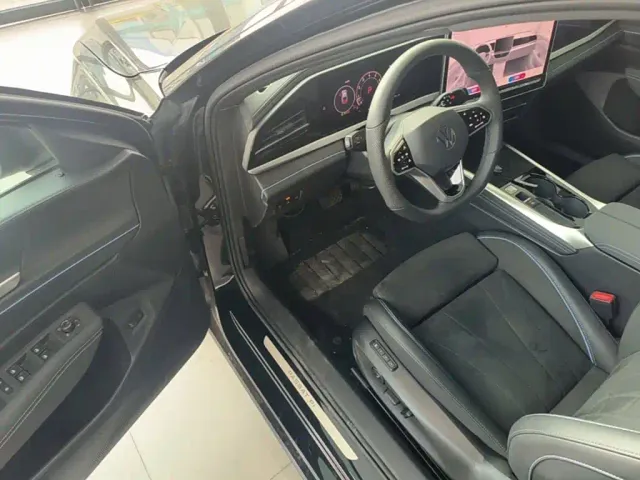 Volkswagen Passat — Фото автомобиля 15