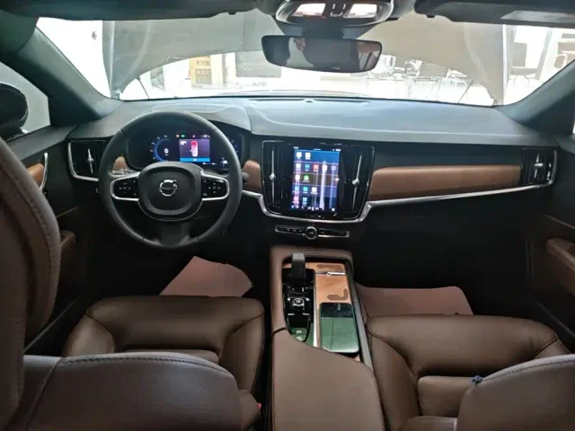 Volvo S90 — Фото автомобиля 9