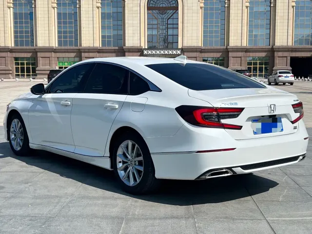 Honda Accord — Фото автомобиля 9