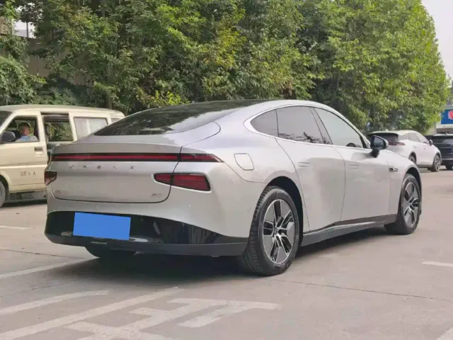 Xpeng P7 — Фото автомобиля 12