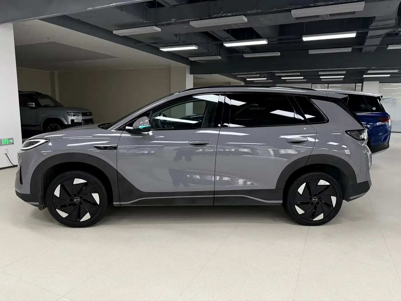 BYD Hai Shi 05 EV 2025 520KM Flagship Smart Navigation Edition — Фото автомобиля 13
