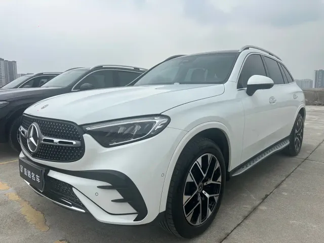 Фотография автомобиля — Mercedes-Benz GLC-Class