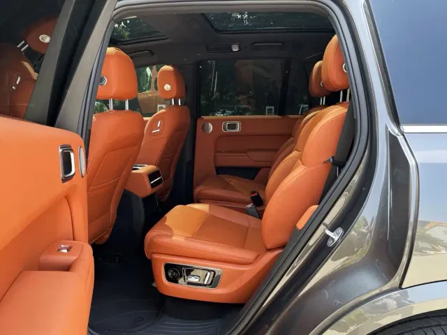 Li Auto L8 — Фото автомобиля 3