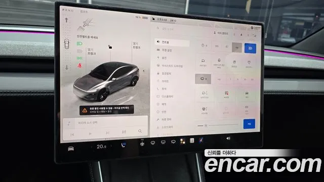 Tesla Model Y — Фото автомобиля 22