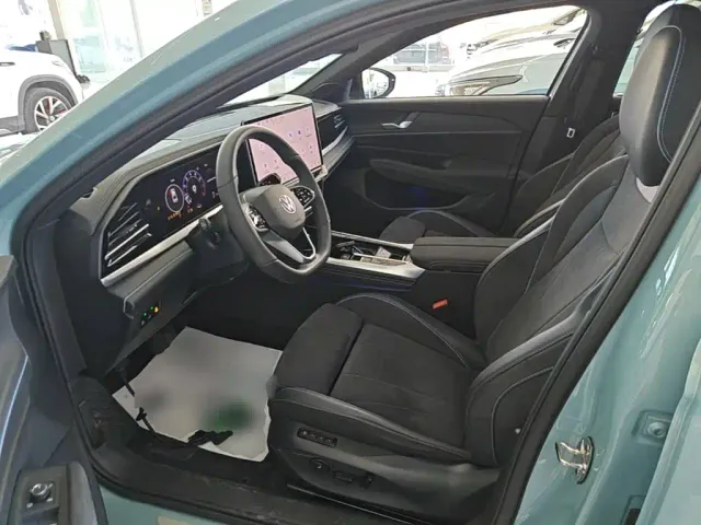 Volkswagen Passat — Фото автомобиля 10